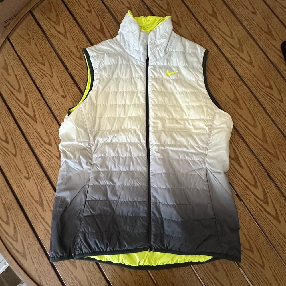 Nike Gradient Puffer Vest White and Gray Reversible